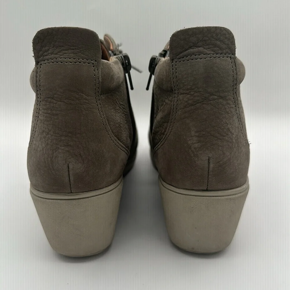 Clarks un tallara